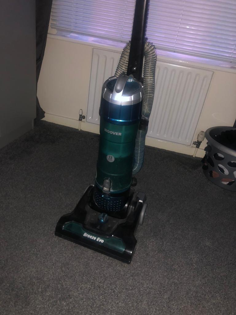 Hoover TH31 BO01 Breeze Evo Bagless 